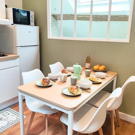 Joli & Mansarde - Le Jardin De L'eveche A Votre Fenetre アパート リジュー