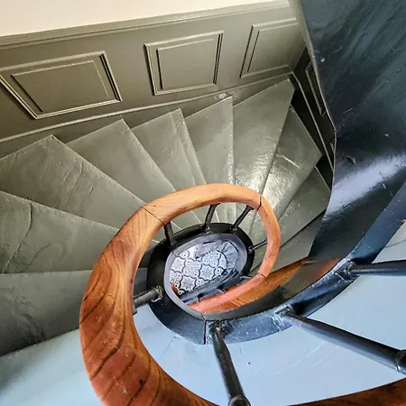 Joli & Mansarde - Le Jardin De L'eveche A Votre Fenetre リジュー