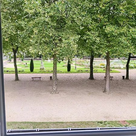 Joli & Mansarde - Le Jardin De L'eveche A Votre Fenetre アパート リジュー