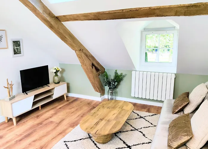 Joli & Mansarde - Le Jardin De L'eveche A Votre Fenetre * Lisieux