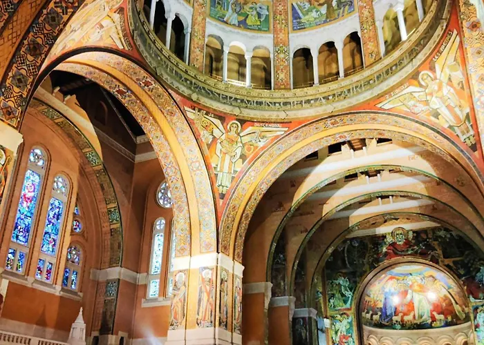 Διαμέρισμα Joli & Mansarde - Le Jardin De L'eveche A Votre Fenetre Lisieux