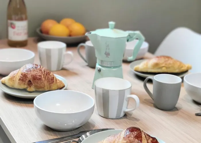 Joli & Mansarde - Le Jardin De L'eveche A Votre Fenetre リジュー