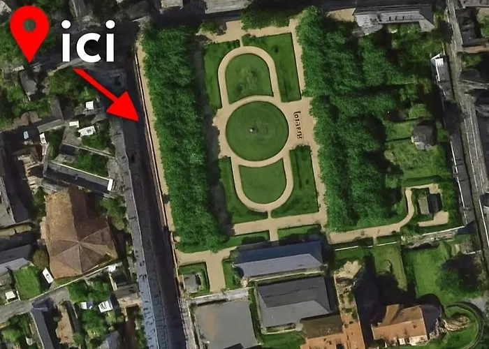 Joli & Mansarde - Le Jardin De L'eveche A Votre Fenetre *